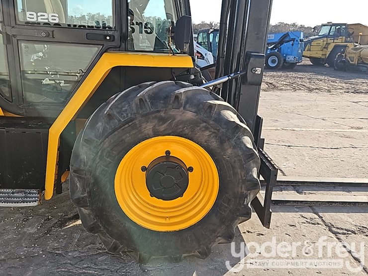 2016-jcb-926-image-8