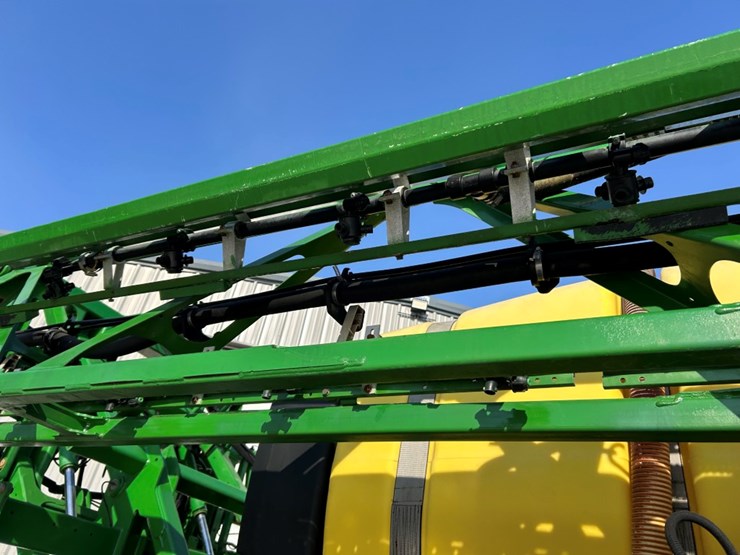 2015-john-deere-r4030-image-17