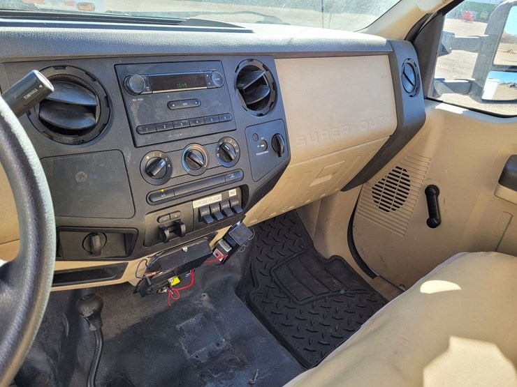 2010-ford-f350-image-9