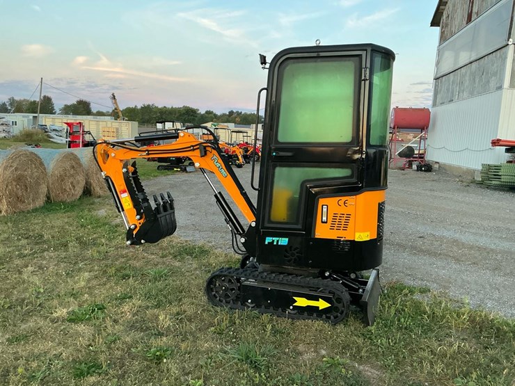 #1208-•-unused-future-ft13c-mini-excavator-image-4