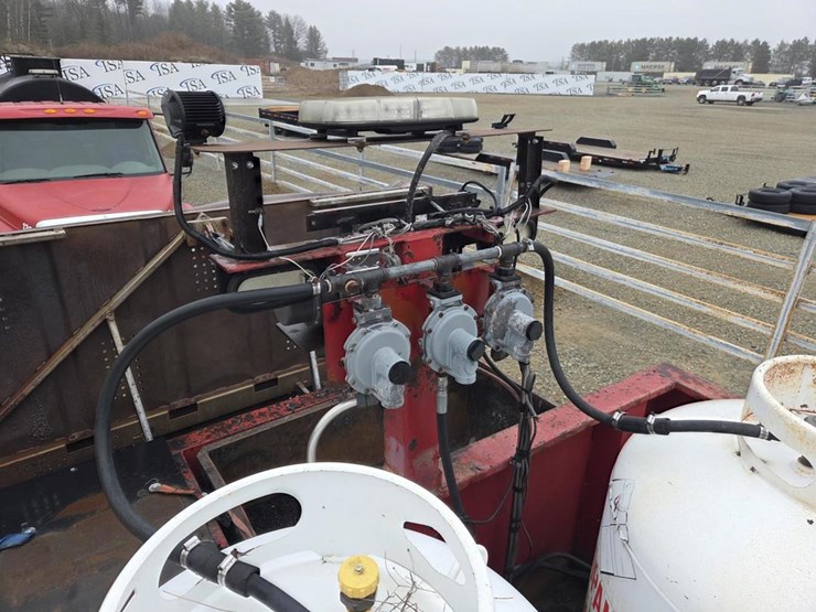 2013-international-durastar-4300-image-42