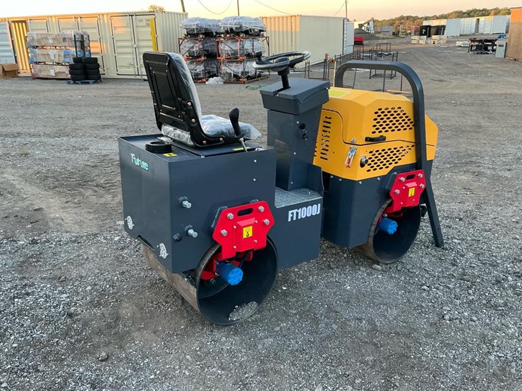 #1253-•-unused-future-ft1000-ride-on-road-roller-image-5