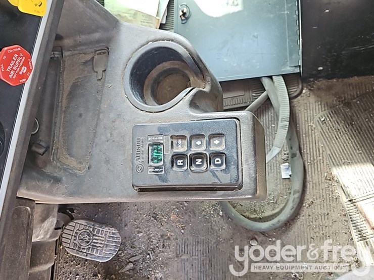 2011-kenworth-t470-image-24