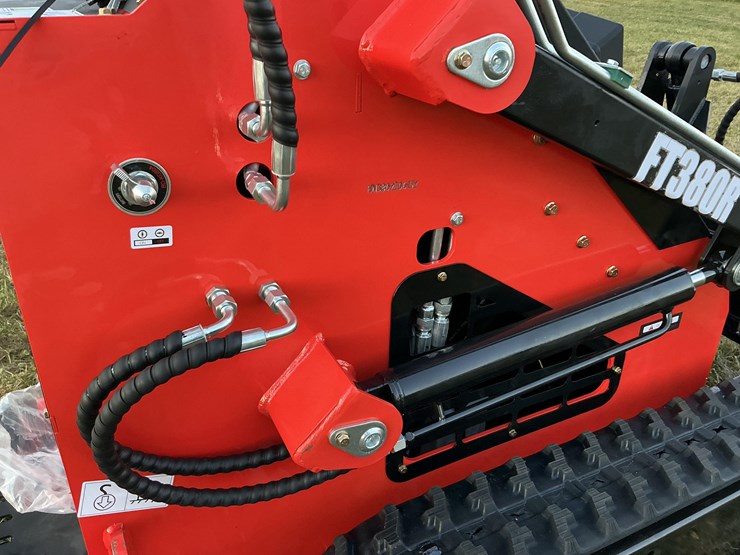 #1011-•-unused,-future,-skid-steer-loader-ft380r-image-19