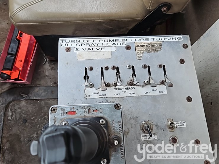 2007-sterling-lt7500-image-36