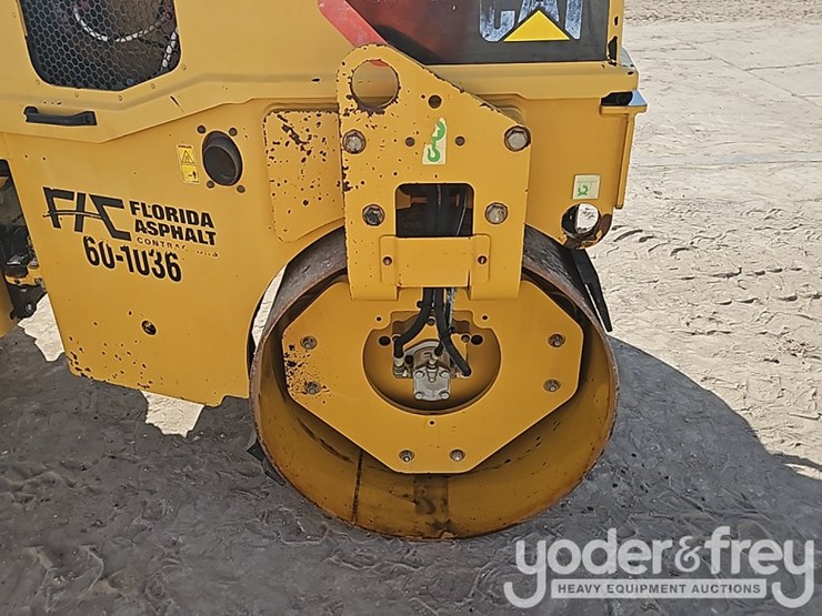 2018-caterpillar-cb34b-image-10