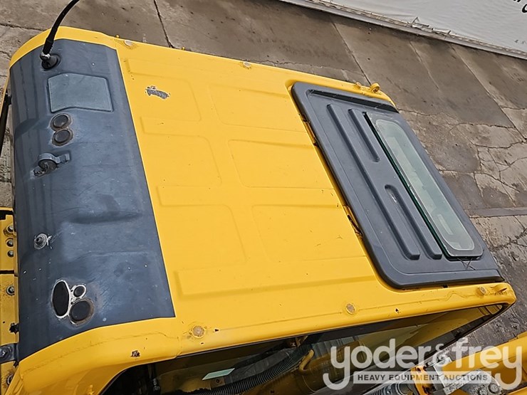 2021-komatsu-pc210-lc-11-image-31