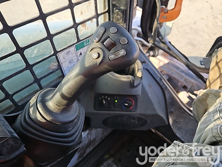 2023-bobcat-t450-image-23