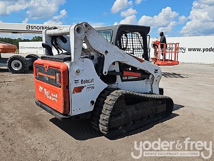 2017-bobcat-t770-image-17