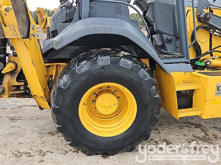 2015-deere-410l-image-8