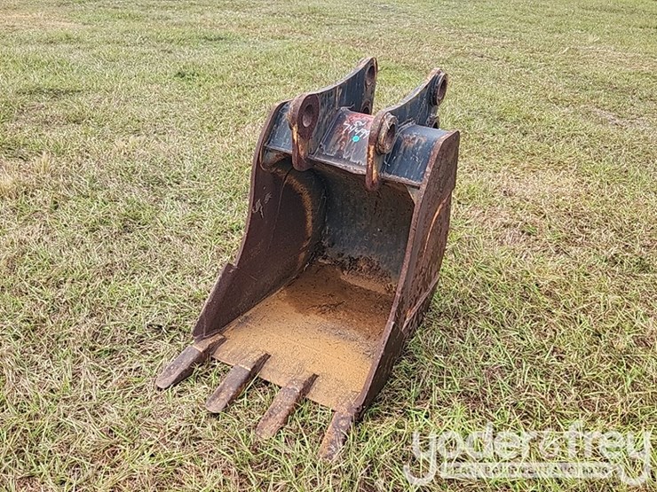 22"-digging-bucket-to-suit-excavator,-2-1/4"-pin-image-1