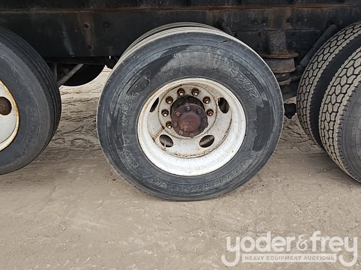 2009-kenworth-w900-image-13