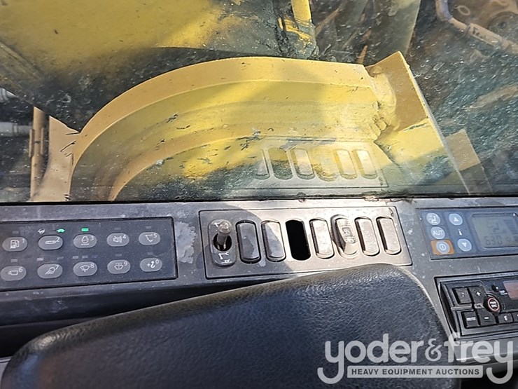 2017-caterpillar-330fl-image-35