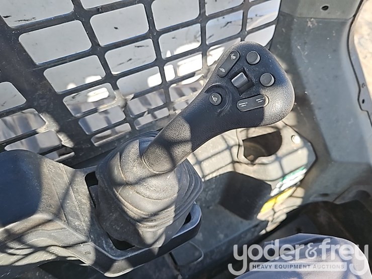 2021-bobcat-t76-image-24