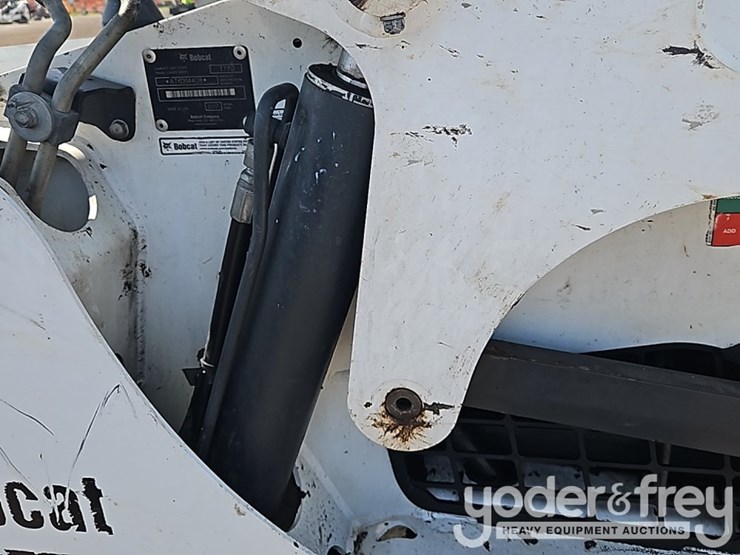 2017-bobcat-t770-image-45
