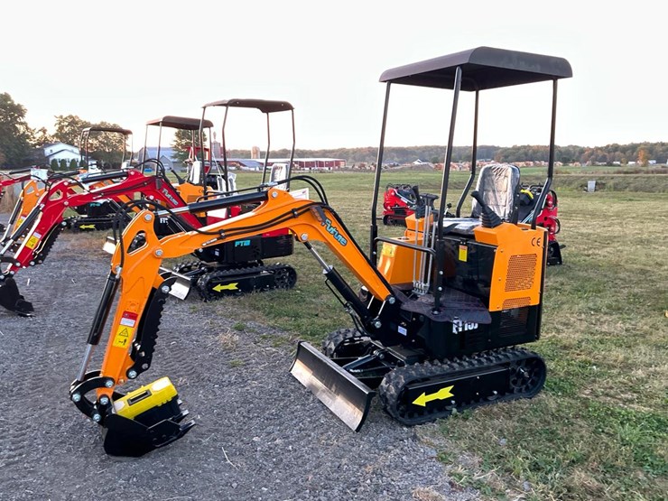 #1209-•-unused-future-ft15-mini-excavator-image-1