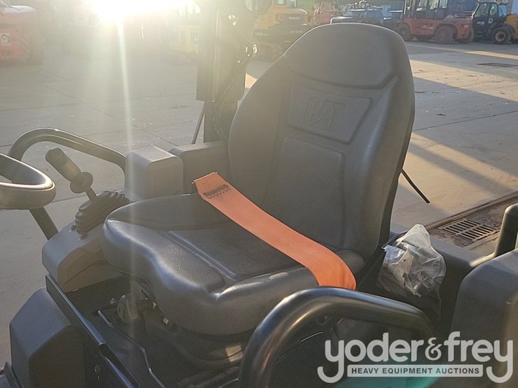 2025-caterpillar-cb4.0-image-29