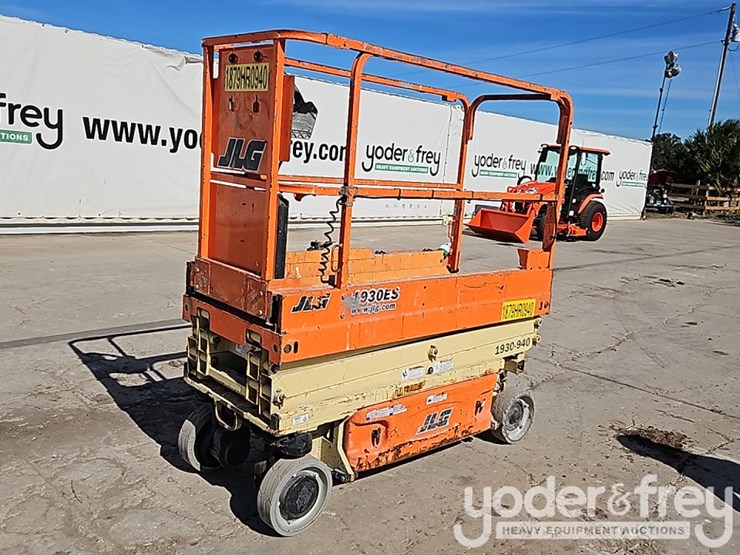 2016-jlg-1930es-image-1