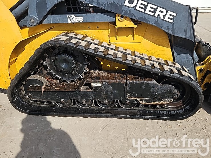 2016-deere-317g-image-8