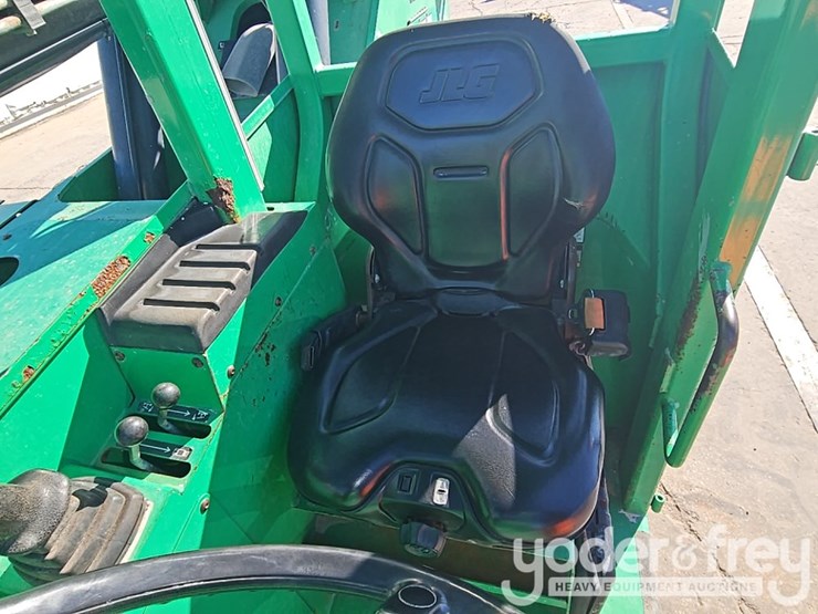 2016-sky-trak-6042-image-26