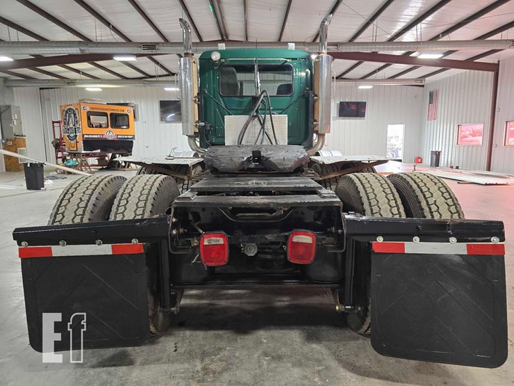 2000-mack-ch613-image-8