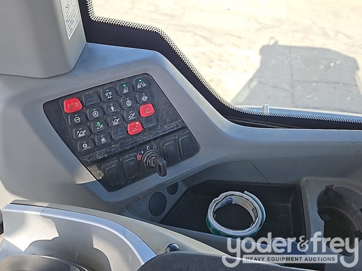 2017-case-621g-image-29