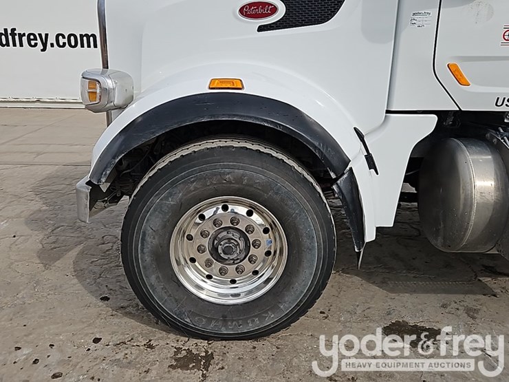 2021-peterbilt-567-image-13