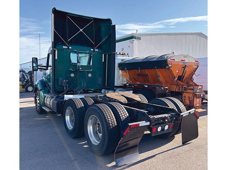 2016-kenworth-t680-image-4