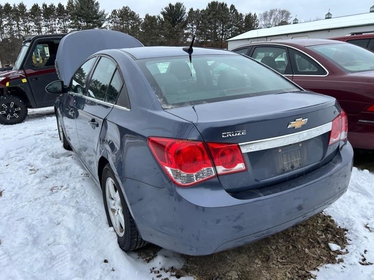 2014-chevy-cruze-car-image-6