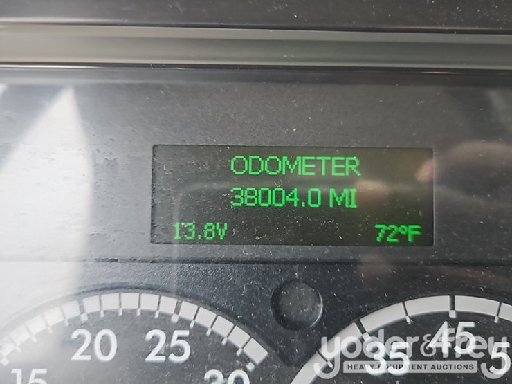 2022-freightliner-m2-106-image-44