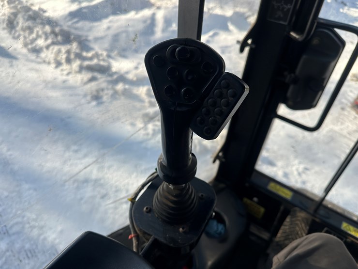 2017-caterpillar-501-hd-image-34