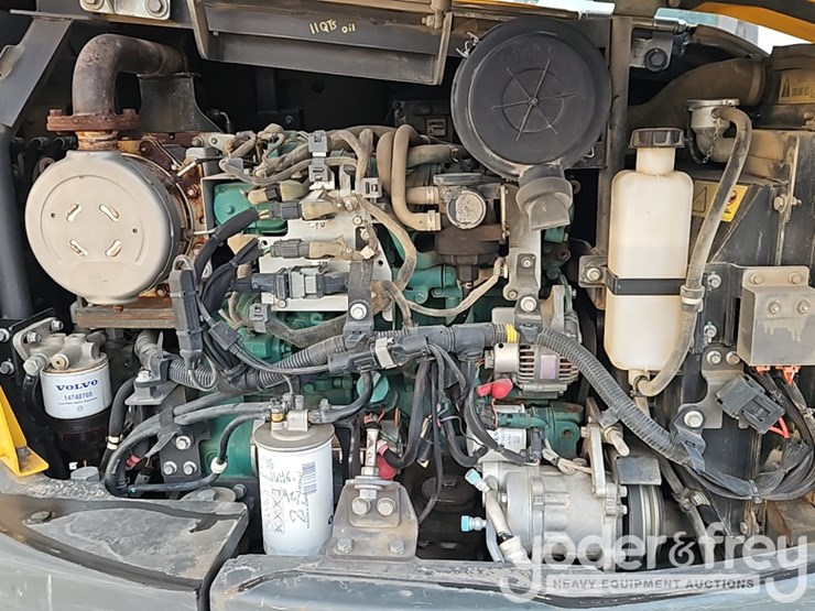 2020-volvo-ecr88d-image-30