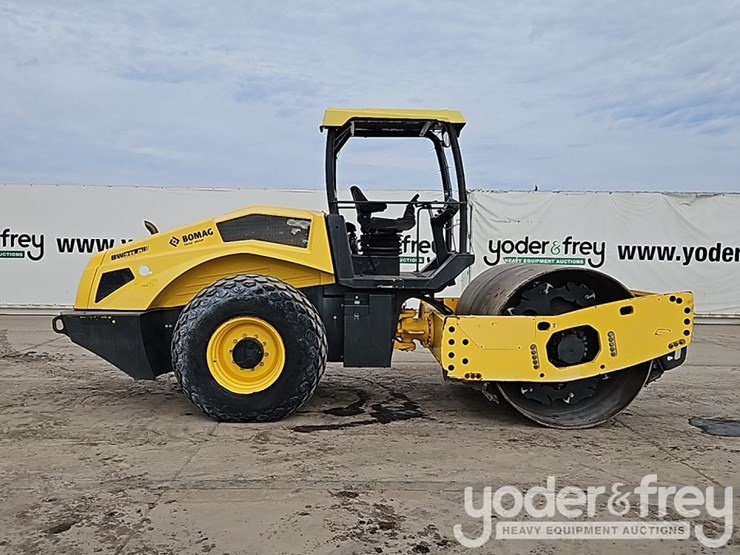 2017-bomag-bw211d-5-image-6
