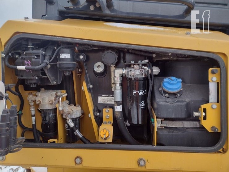 2022-deere-700l-lgp-image-41