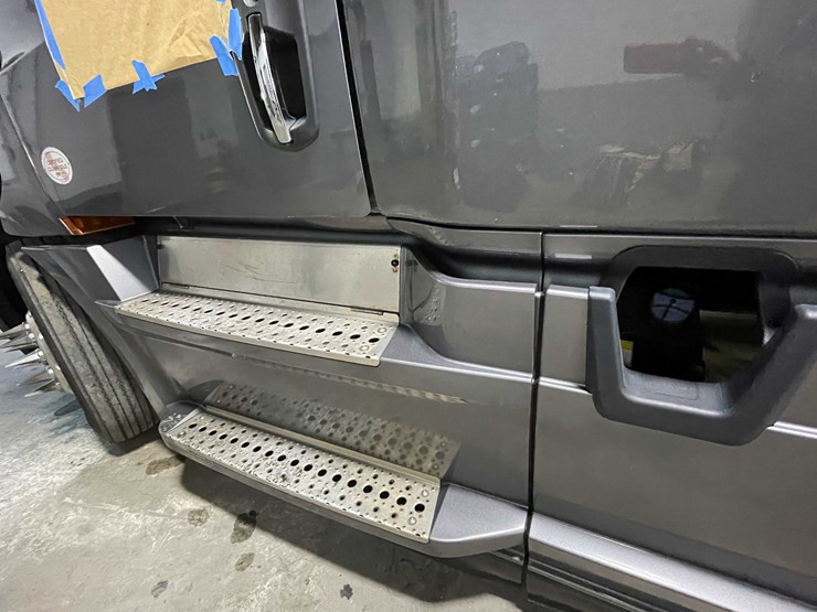 #6224-•-2022-freightliner-cascadia-semi-truck-(title-in-delay)-image-15