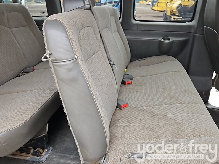 2019-chevrolet-3500-image-25