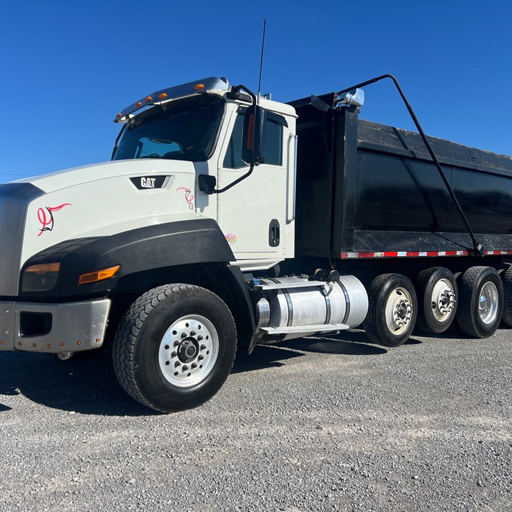 2016 CATERPILLAR CT660S