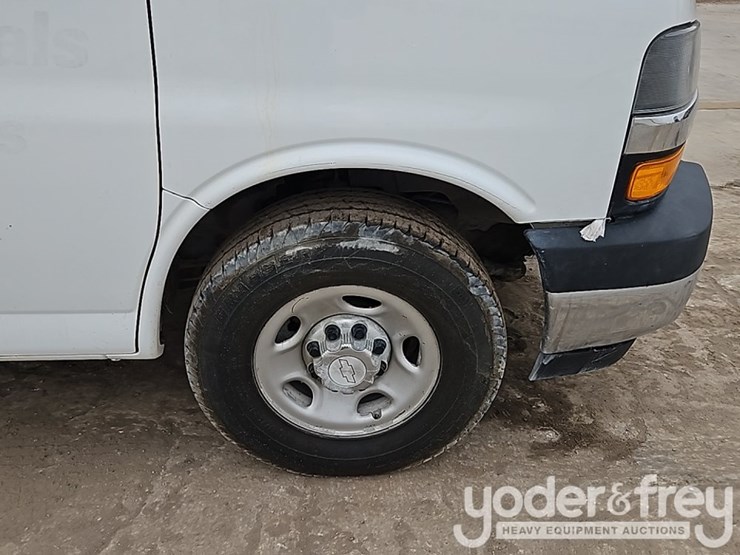 2019-chevrolet-3500-image-10