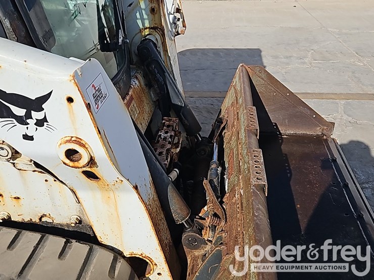 2017-bobcat-t770-image-11