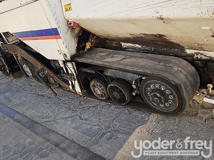 2015-caterpillar-ap-655d-image-11