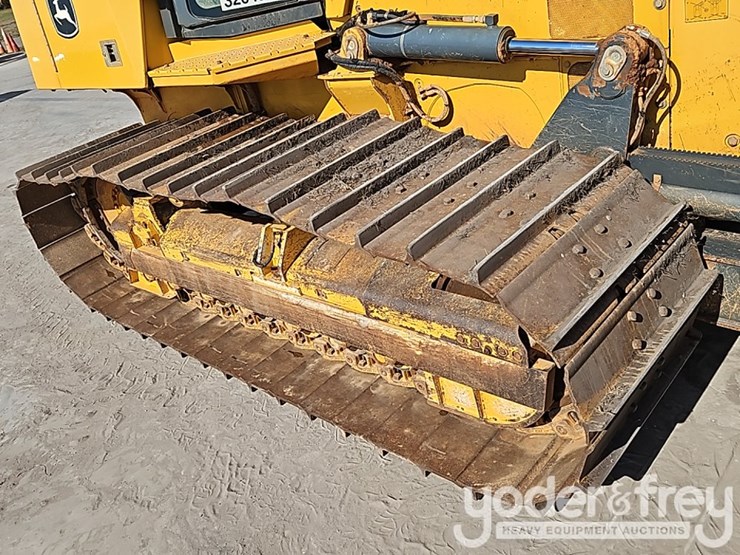 2017-deere-700k-lgp-image-13