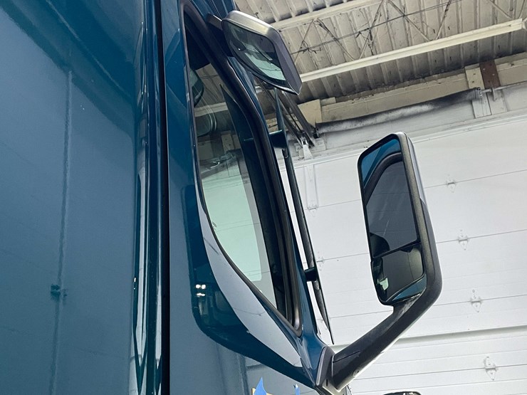 #6223-•-2022-freightliner-cascadia-semi-truck-(title-in-delay)-image-26