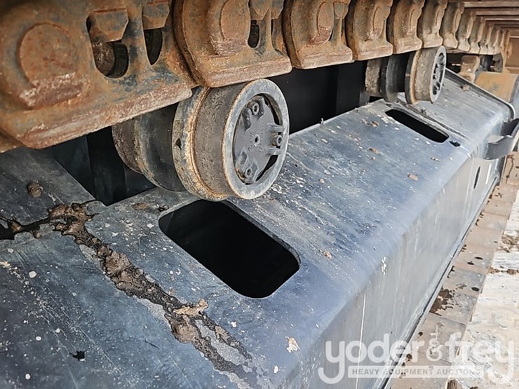 2023-caterpillar-336-image-10