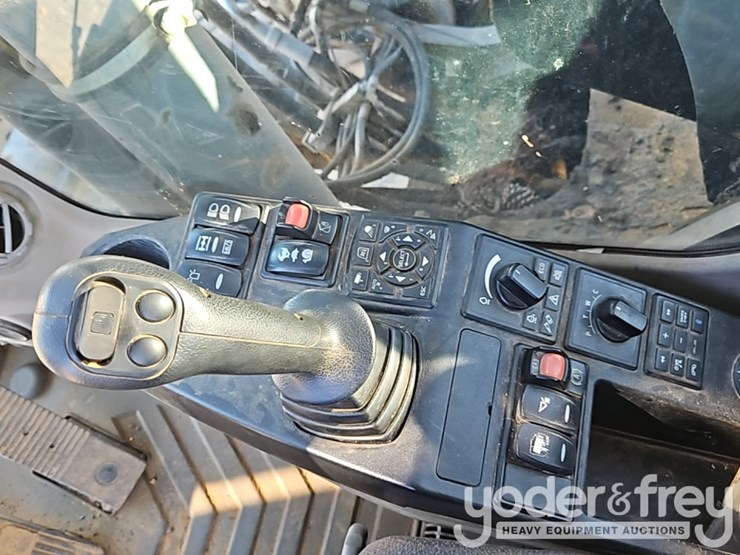 2016-volvo-ew180e-image-36