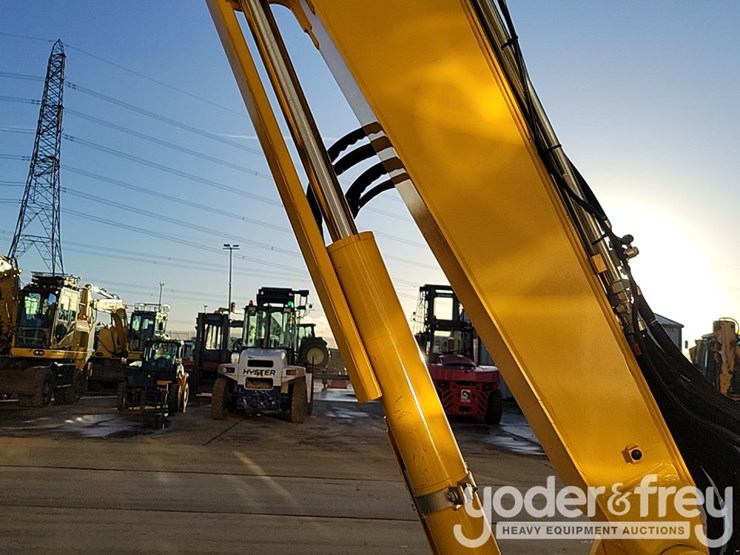 2024-komatsu-pc55mr-image-36