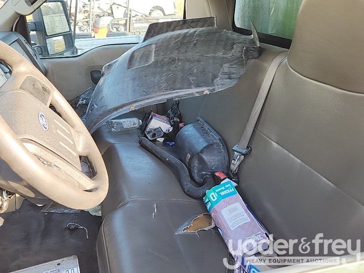 ford-f550-xl-image-22