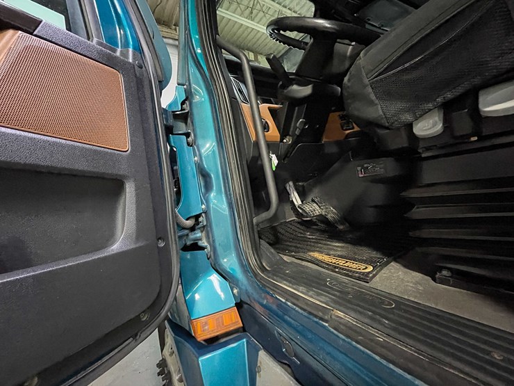 #6223-•-2022-freightliner-cascadia-semi-truck-(title-in-delay)-image-60