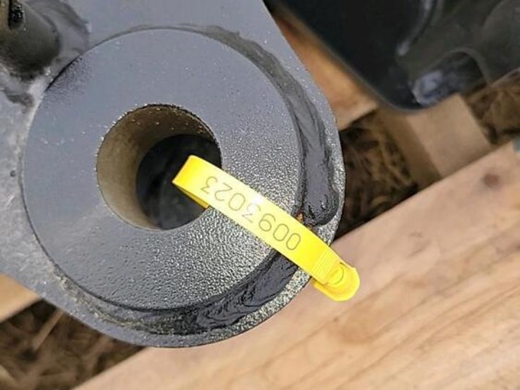 (4)-excavator-quick-connects-image-3