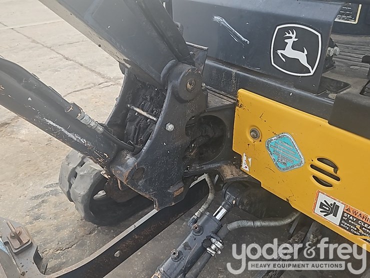 2018-deere-17g-image-31