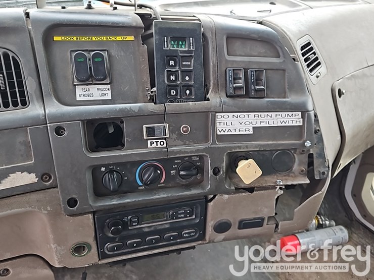 2007-sterling-lt7500-image-30